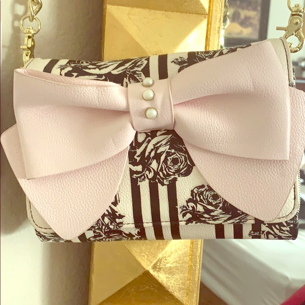 Shoulder bag
